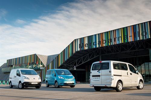 nissan nv