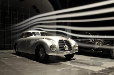 mercedes benz classics (select to view enlarged photo)