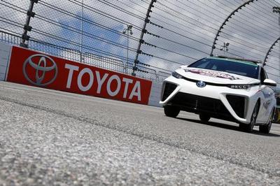 toyota mirai (select to view enlarged photo)