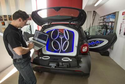 smart fortwo (select to view enlarged photo)