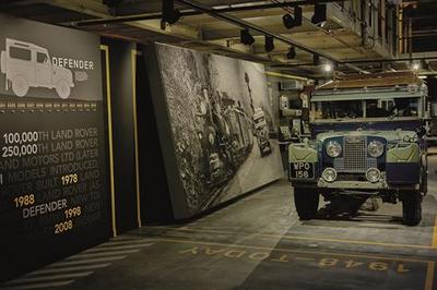 land rover defender (select to view enlarged photo)