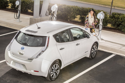 nissan leaf charging (select to view enlarged photo)