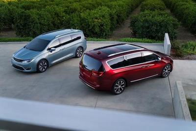 chrysler pacifica  (select to view enlarged photo)