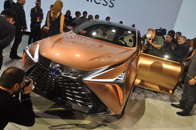 Lexus LF-1 (select to view enlarged photo)