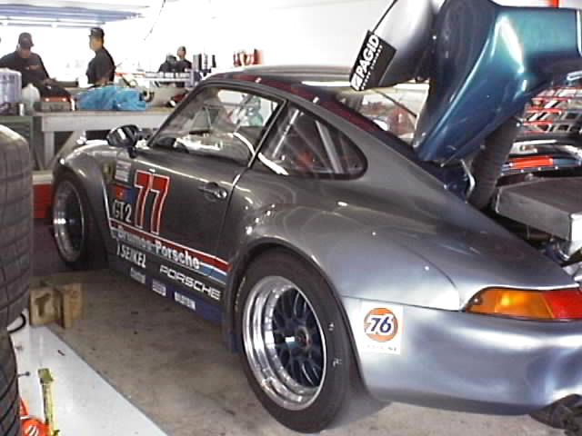 #77 Porsche 911 (GT2)